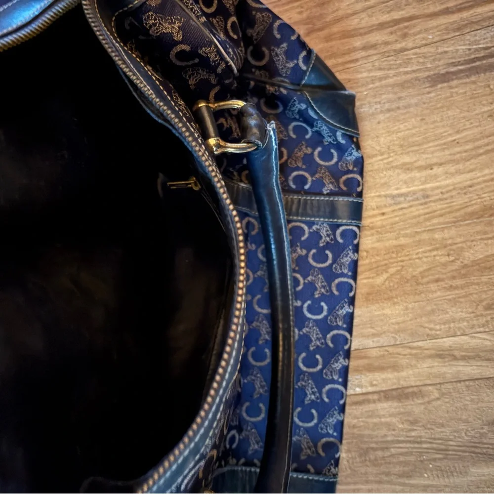 Vintage Celine Boston Bag in Navy Blue with a Triomphe Monogram. - Picture 3 of 4